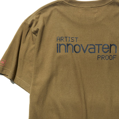 FRGMT × nonnative “Innovaten” T-SHIRT SS OLIVE